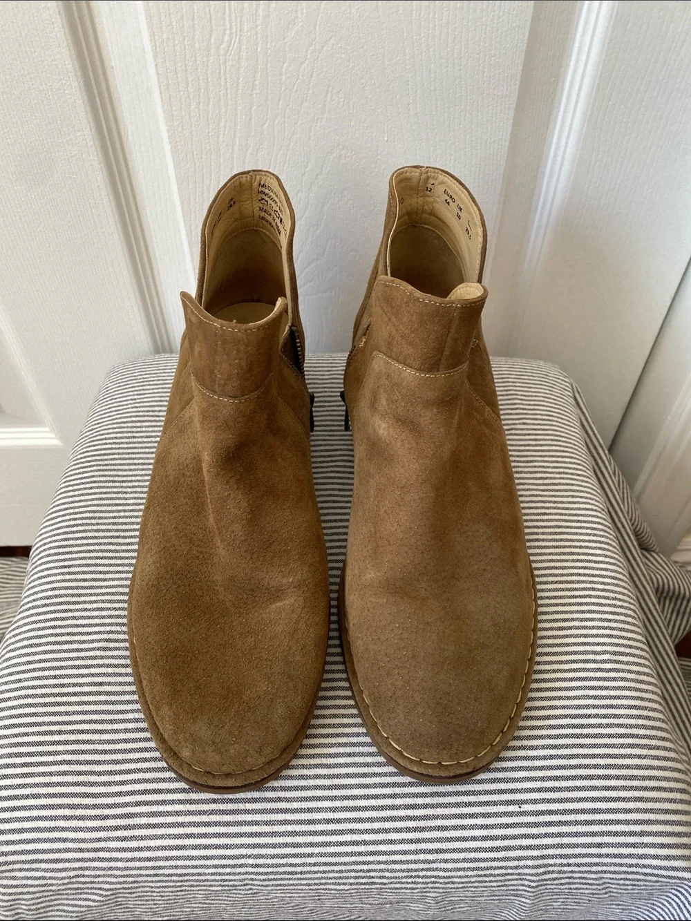 Hush Puppies Men's Suede Chukka Boots in Tan Brown